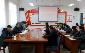 校領導深入馬克思主義學院召開現場辦公會